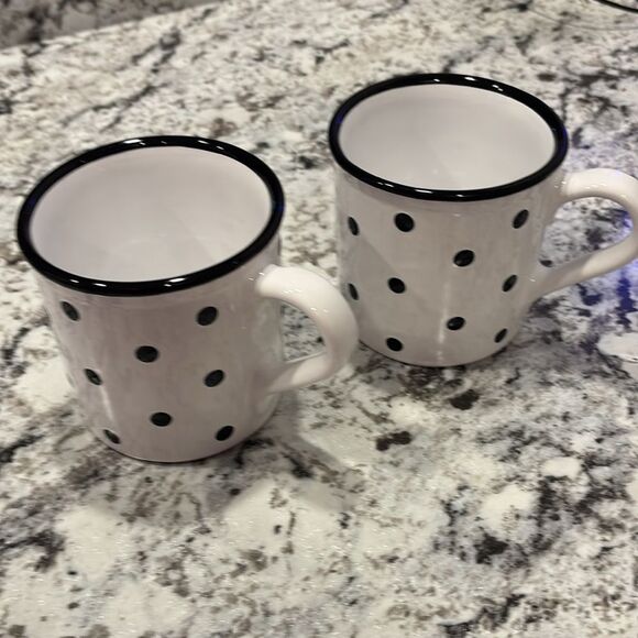 Set of TWO Elegant Black and White Polka Dot Mugs NWOT - Picture 7 of 8